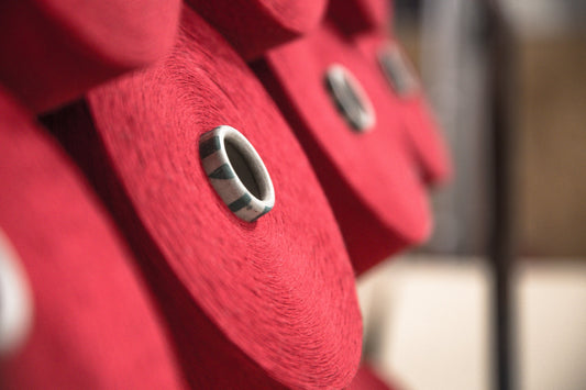 Le rôle des matières et de la conception dans le vêtement sensoriel